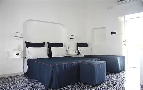 ***  Hotel La Terrazza Panarea Olaszország